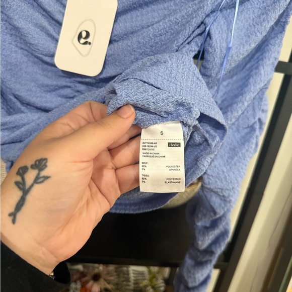 Elodie Ruched Blouse size small - Picture 5 of 8